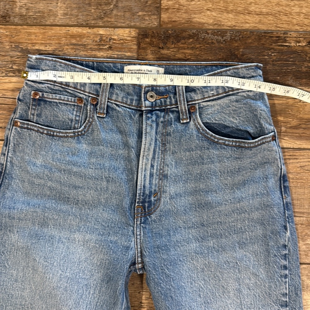 Abercrombie & Fitch Blue relaxed jeans size 26 - Picture 5 of 7